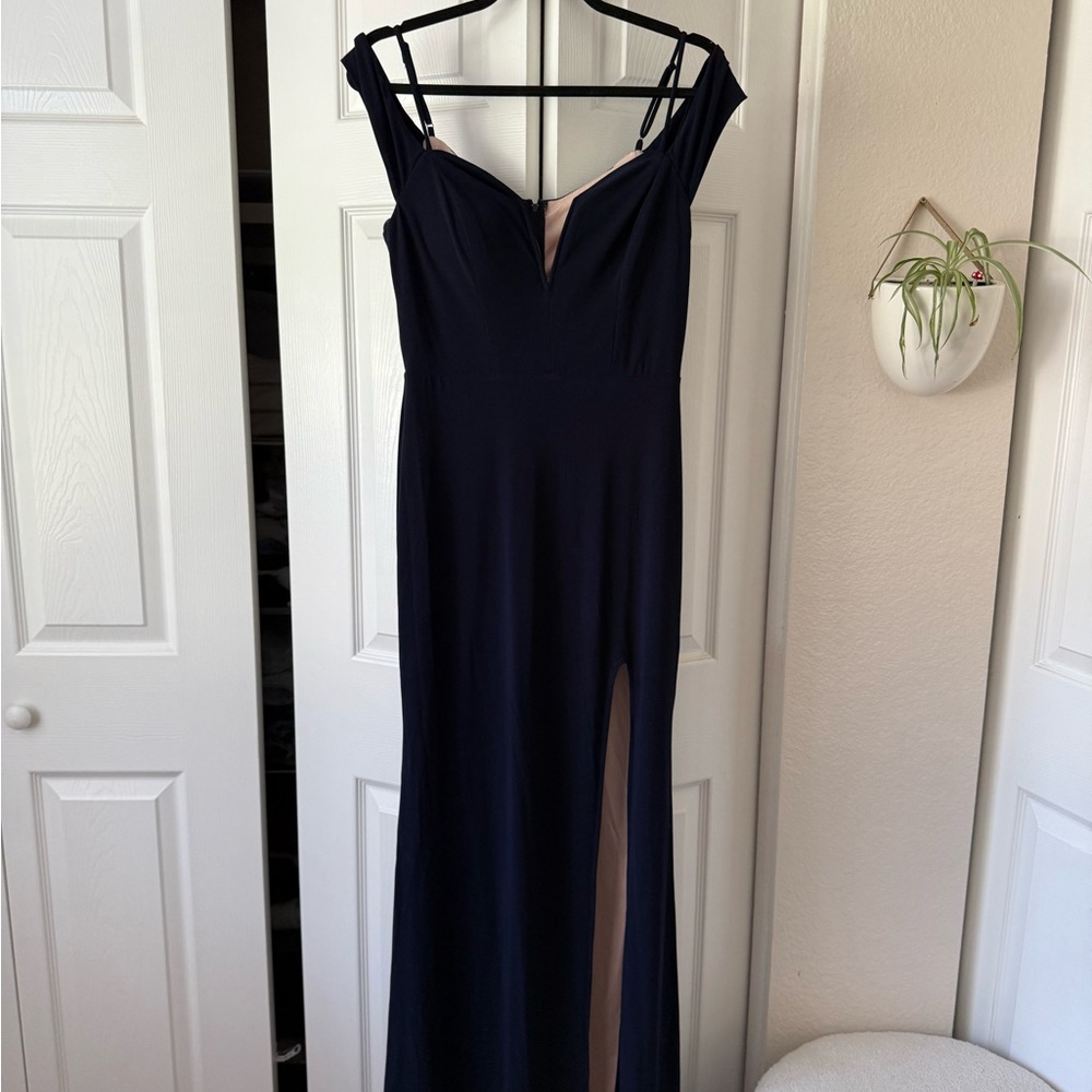 Elegant Navy Blue Evening Gown